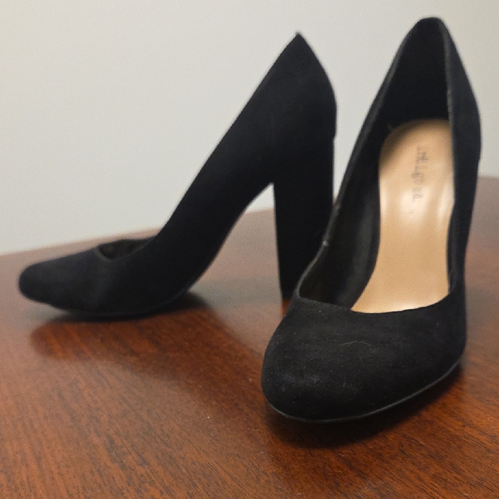 Chic Black Suede Women's Heels
